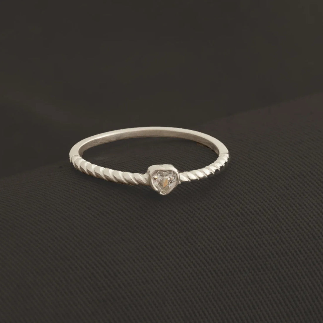 ANILLO CORAZÓN LATENTE TALLA 6 EN PLATA 950