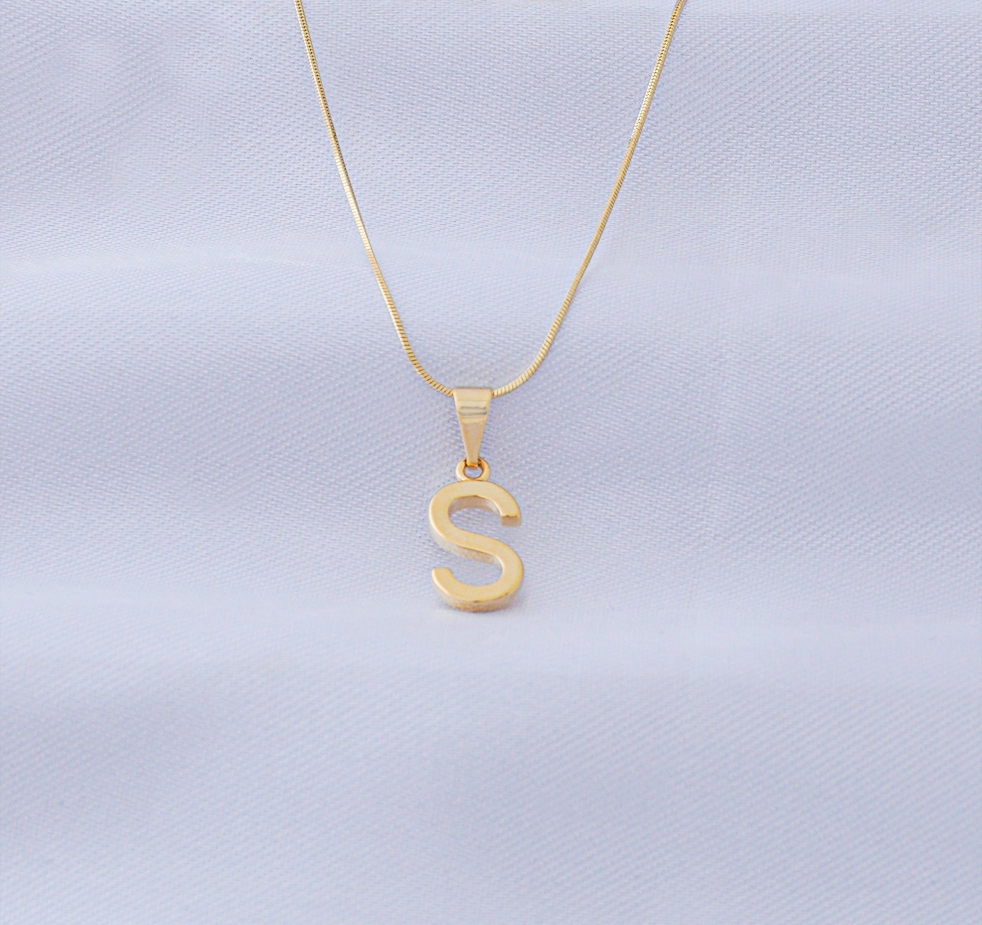 DIJE LETRA ORO